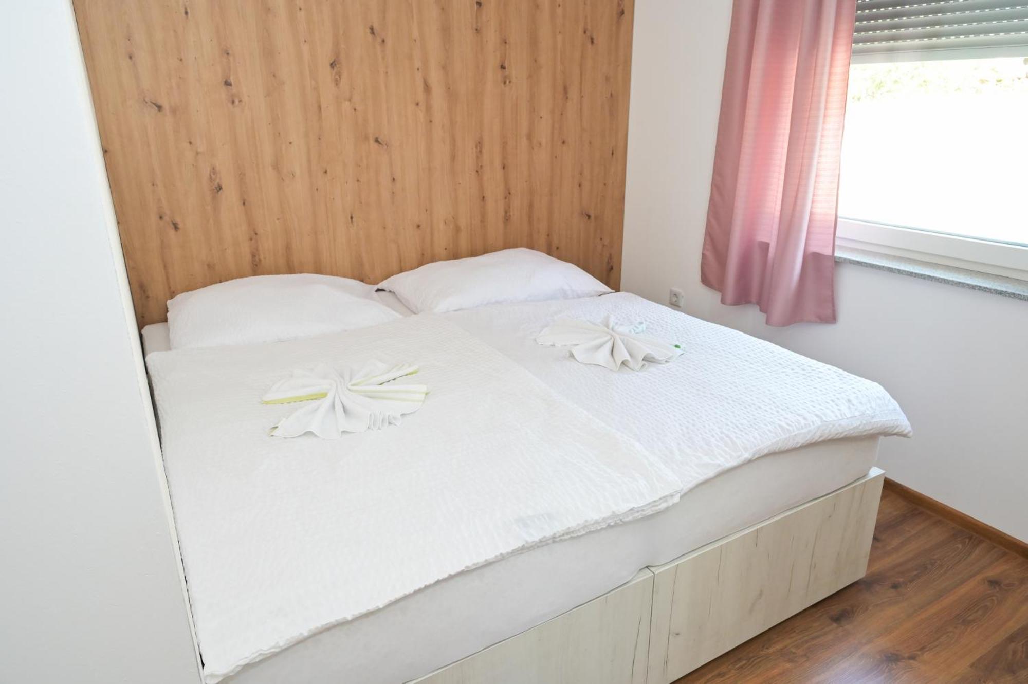Villa Anita Яйце Екстериор снимка